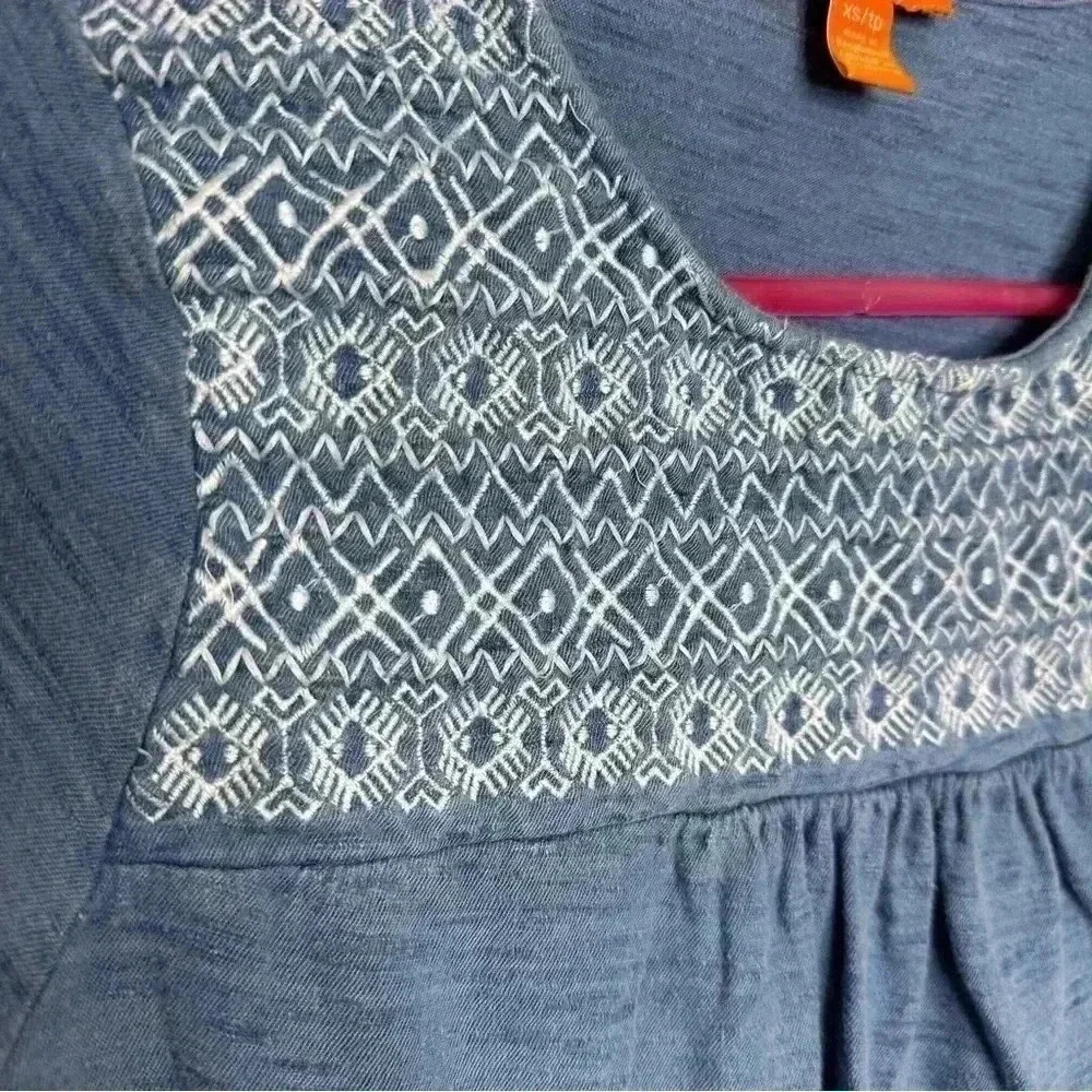 Joe Fresh T-Shirt Embroidered  Blue & White Size Extra Small - Picture 3 of 16